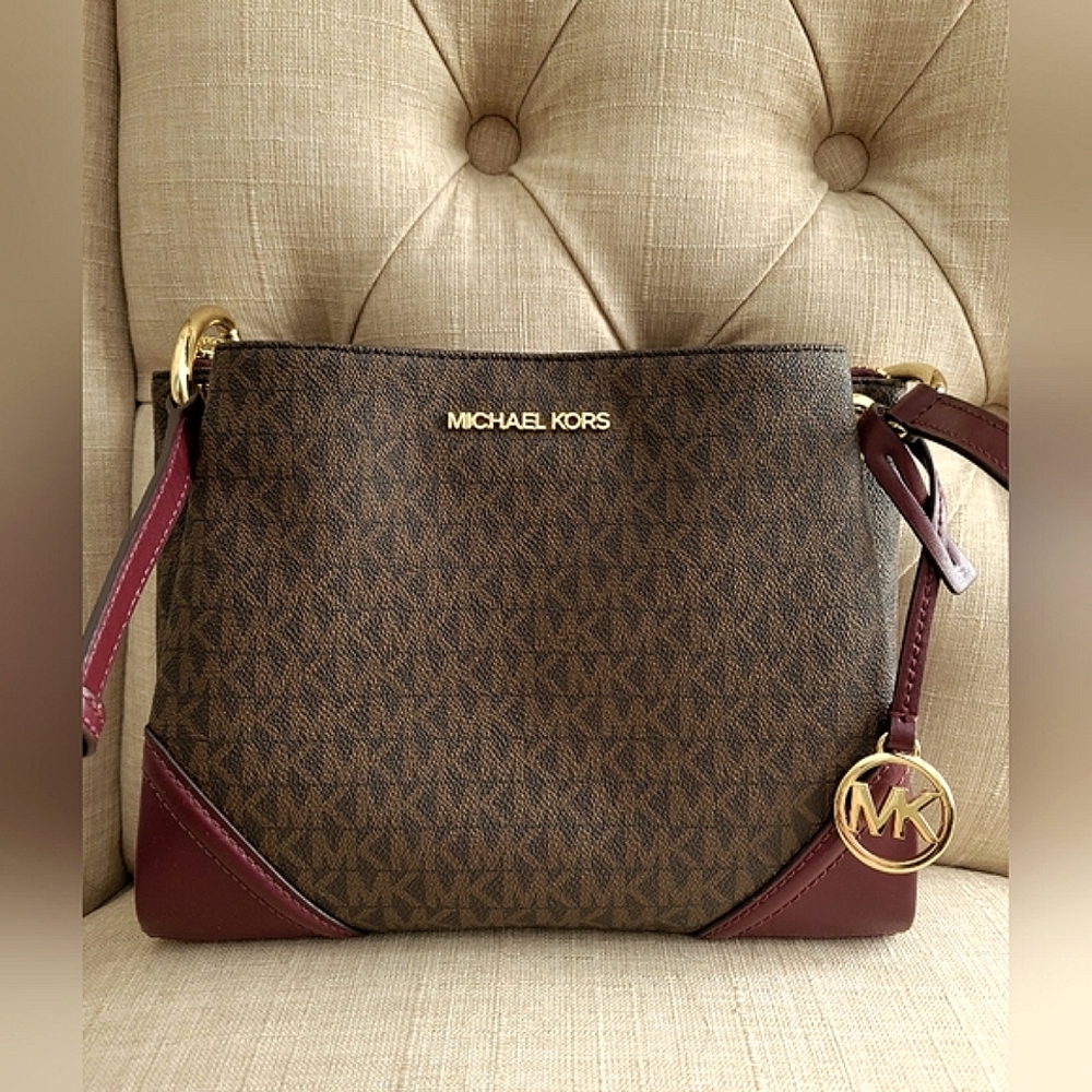 Michael Kors Small Nicole Crossbody bag brown Burgundy / Gold